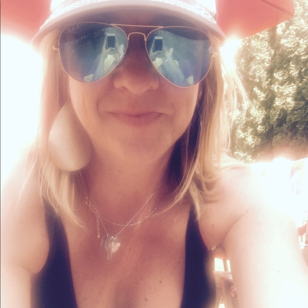 Meet your Posher, Jennifer